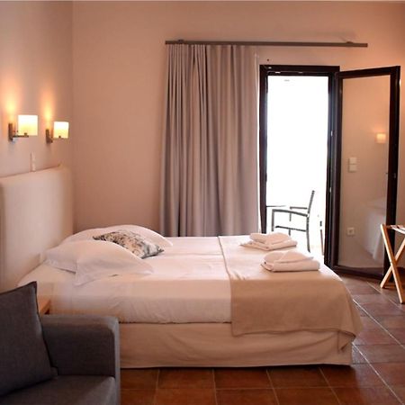 Trizonia Bay Hotel Экстерьер фото