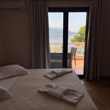 Trizonia Bay Hotel Экстерьер фото
