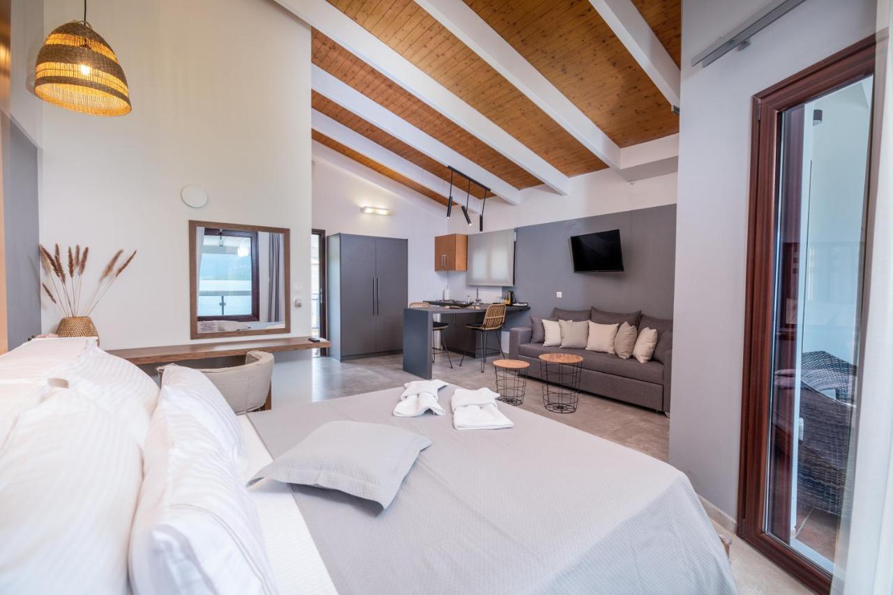 Trizonia Bay Hotel Экстерьер фото