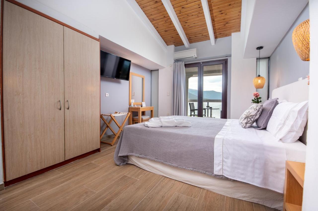 Trizonia Bay Hotel Экстерьер фото