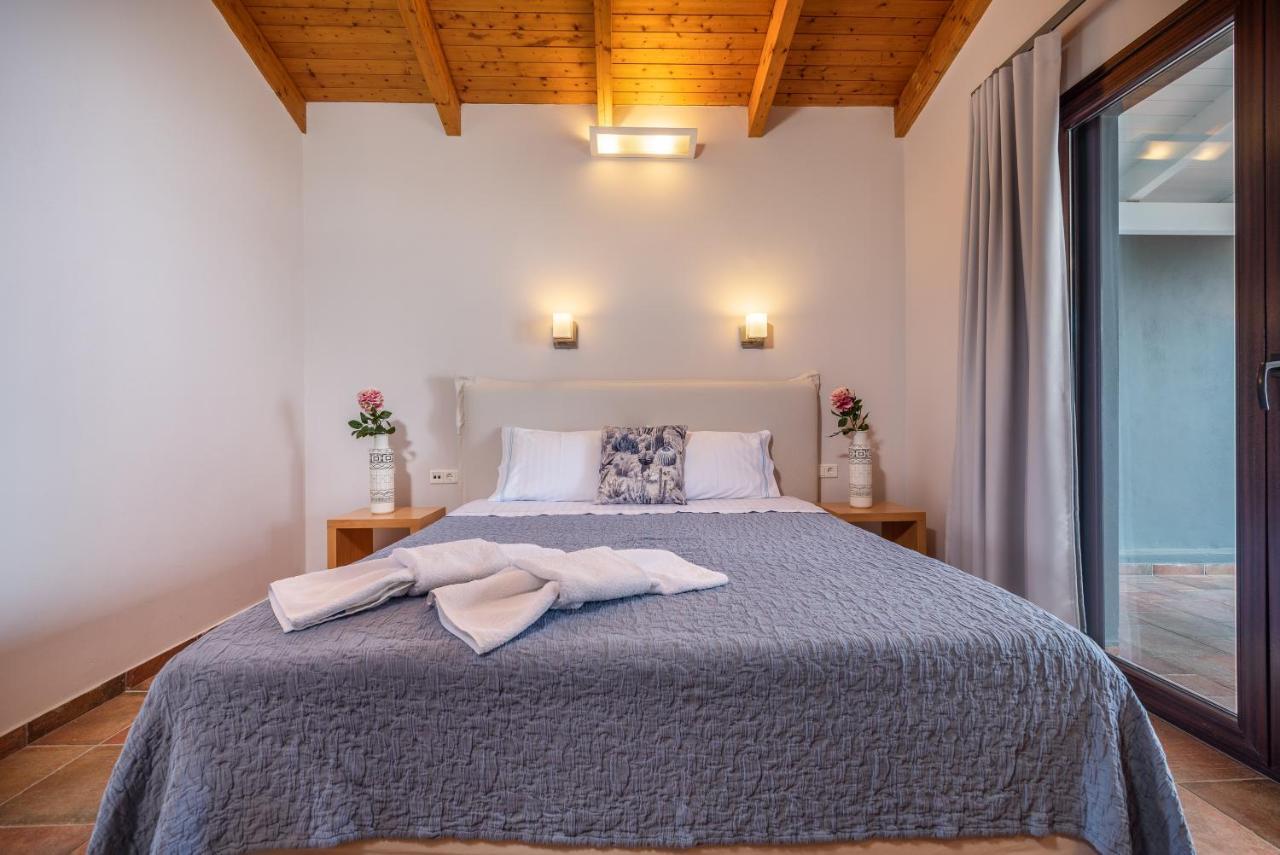 Trizonia Bay Hotel Экстерьер фото