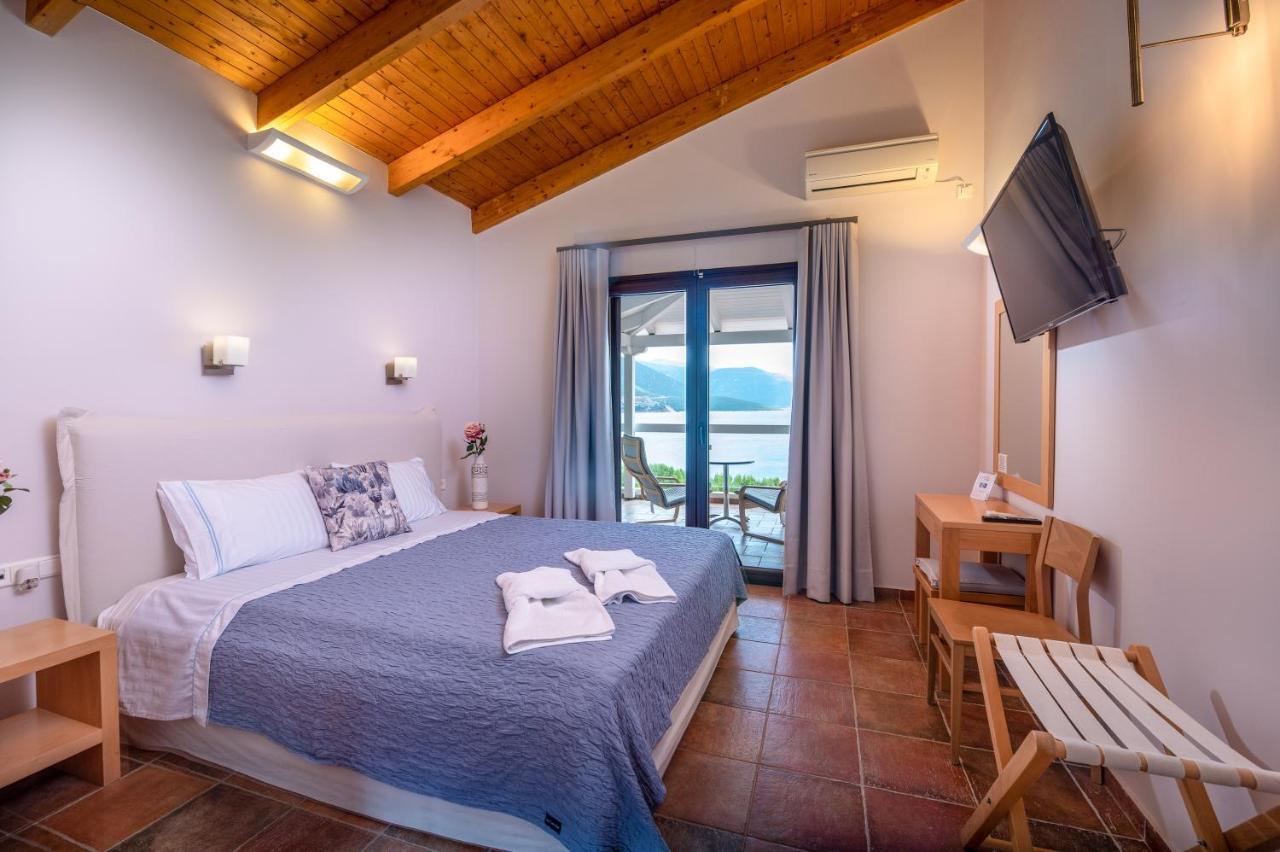 Trizonia Bay Hotel Экстерьер фото